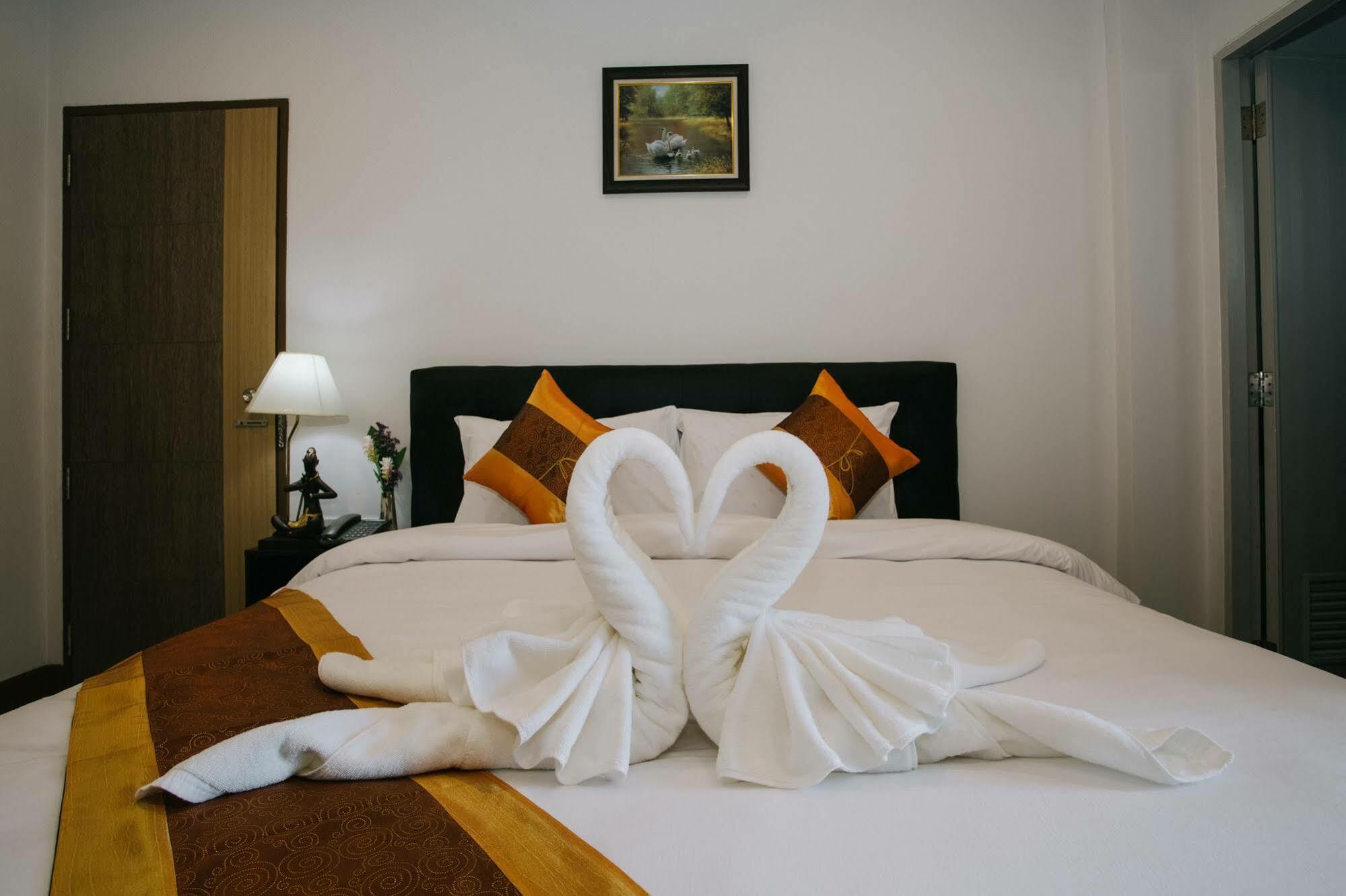 Bed and Breakfast Noble Tarntong Boutique Чиангмай Экстерьер фото