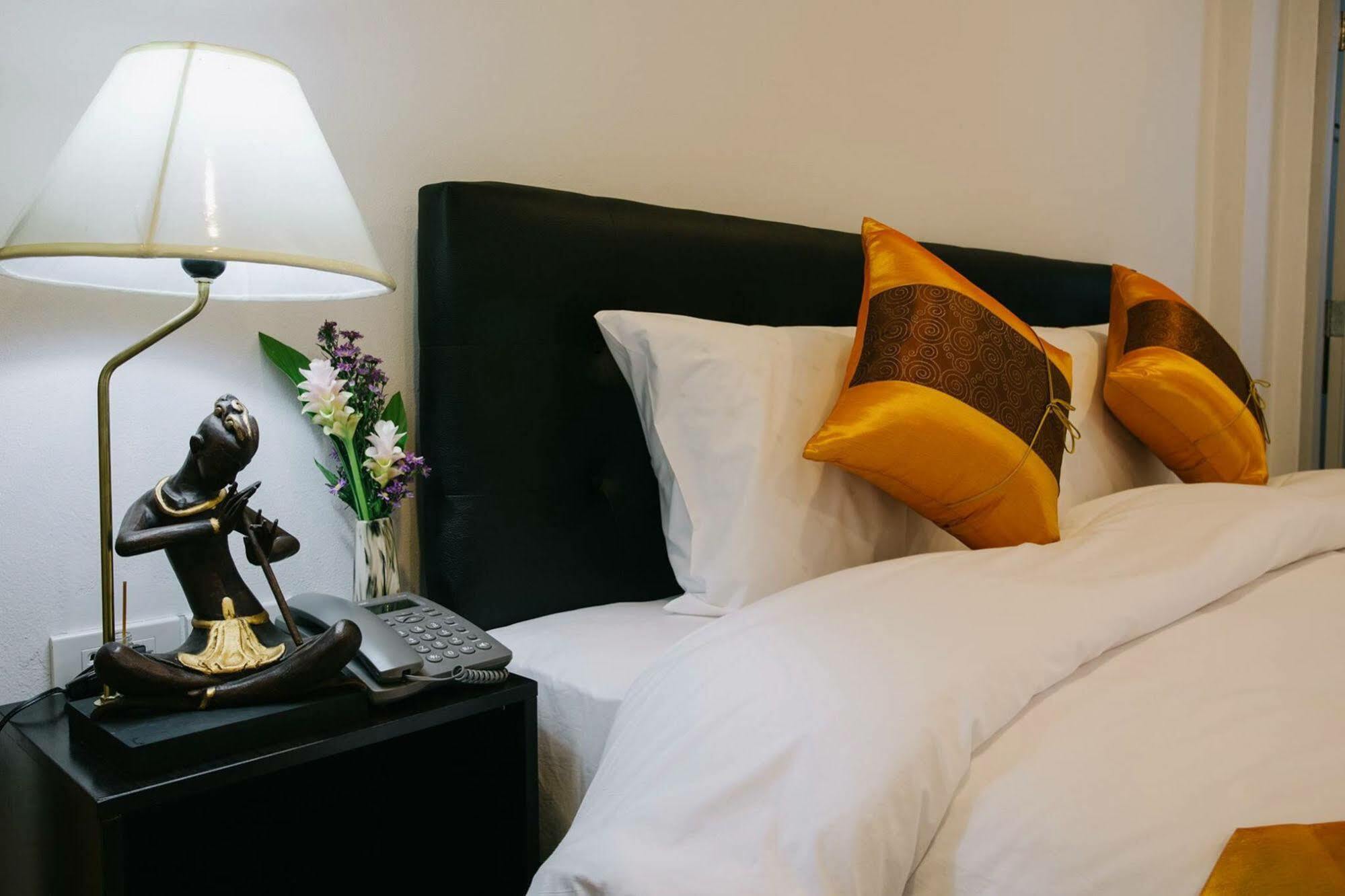 Bed and Breakfast Noble Tarntong Boutique Чиангмай Экстерьер фото