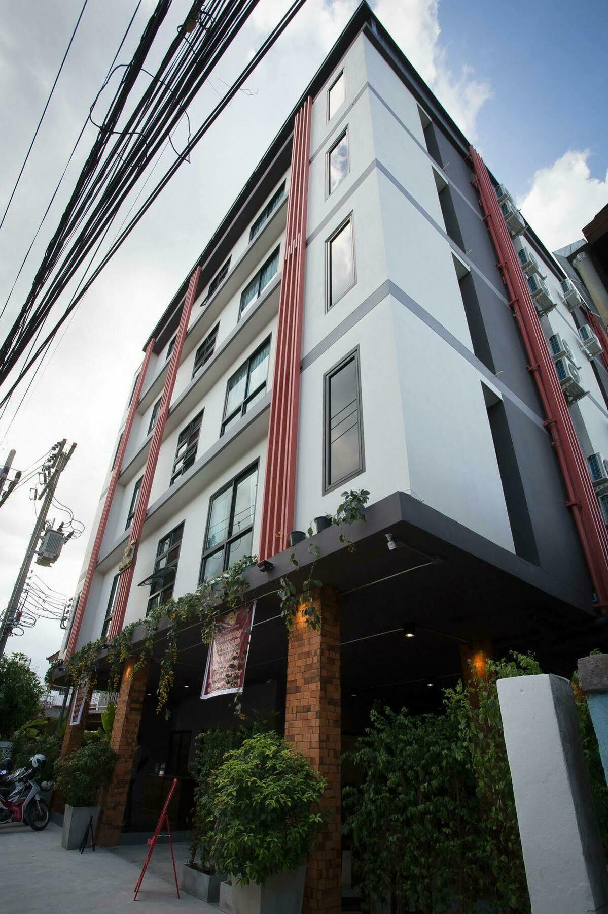 Bed and Breakfast Noble Tarntong Boutique Чиангмай Экстерьер фото